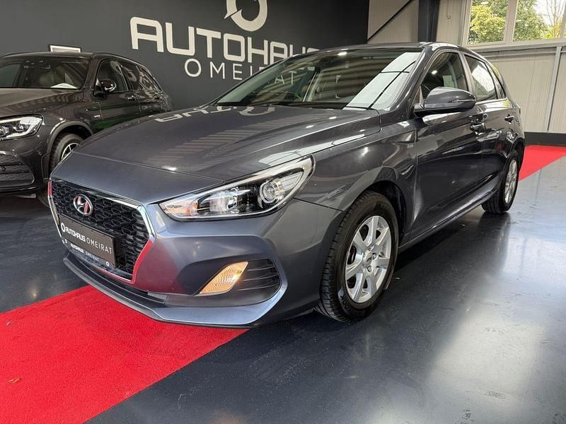 Grau Gebraucht 2019 Hyundai i30 Limousine | 12.400 € (Guter Preis) - Bild 1/4