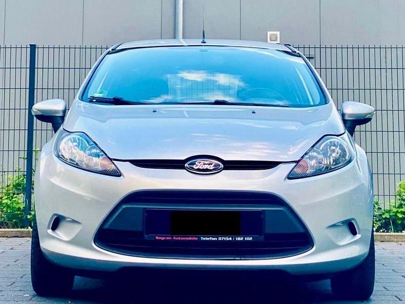 Gebraucht Ford Fiesta 60 PS (44 kW) 2011 Grau Kleinwagen