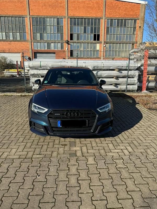 Gebraucht Audi A3 S-Line 190 PS (139 kW) 2018 Blau Limousine