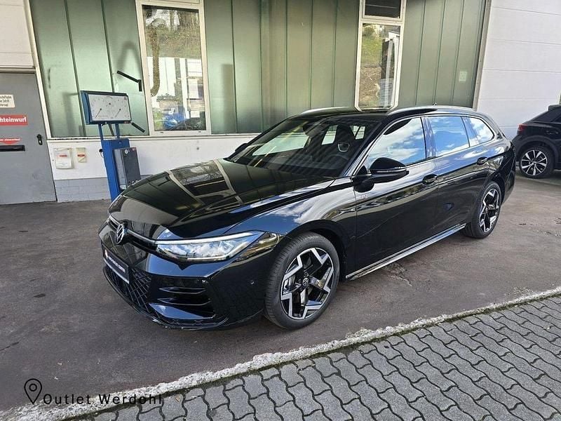 Gebraucht VW Passat R 265 PS (194 kW) 2026 Schwarz Kombi