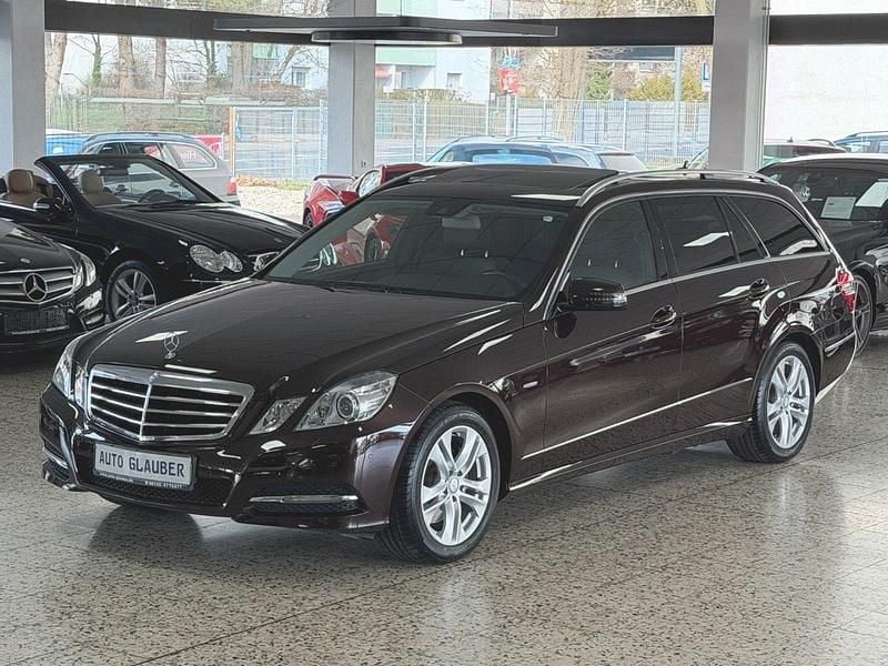 Gebraucht Mercedes E250 204 PS (150 kW) 2011 Braun Kombi