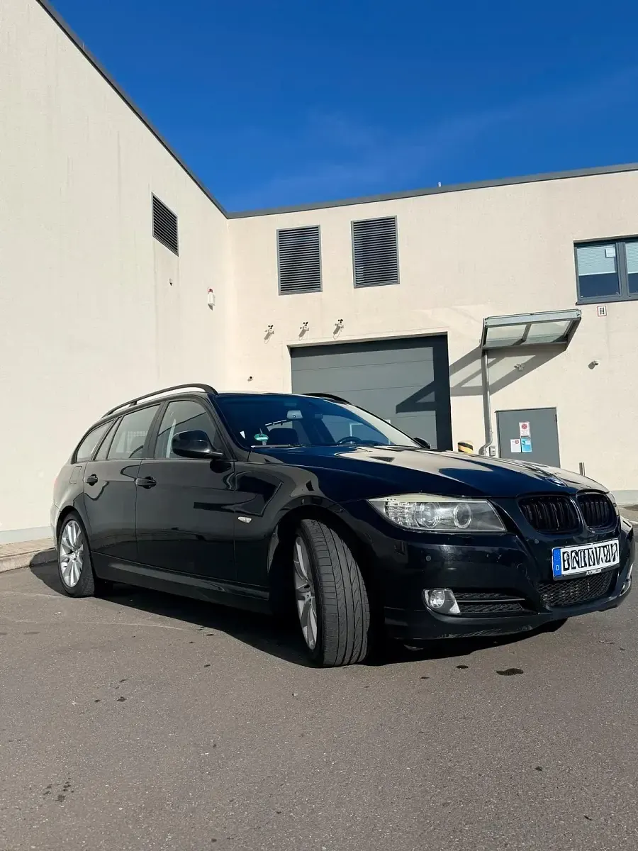 Gebraucht BMW 320 177 PS (130 kW) 2008 Schwarz Kombi