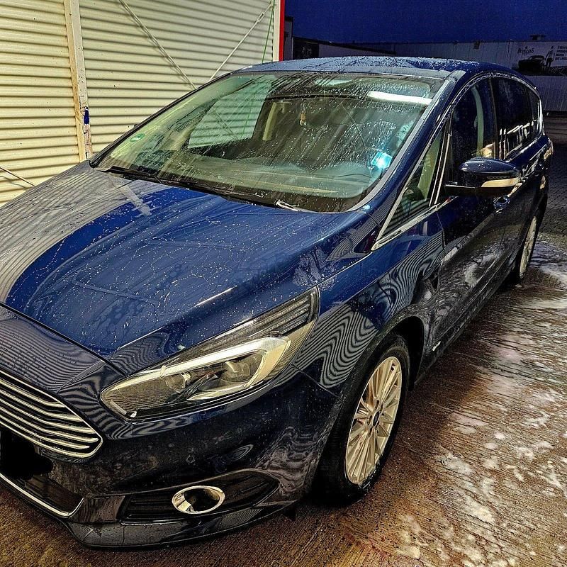 Gebraucht Ford S-MAX Titanium 180 PS (132 kW) 2017 Blau Van / Kleinbus