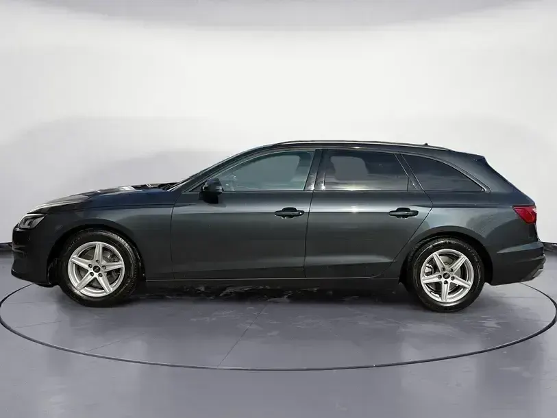 Gebraucht Audi A4 Basis 163 PS (119 kW) 2023 Manhattangrau metallic Kombi
