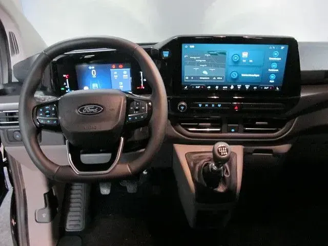 Gebraucht Ford Tourneo Titanium 150 PS (110 kW) 2024 Schwarz Van / Kleinbus