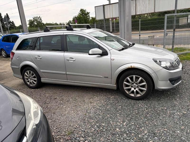 Gebraucht Opel Astra Edition 105 PS (77 kW) 2006 Silber Kombi