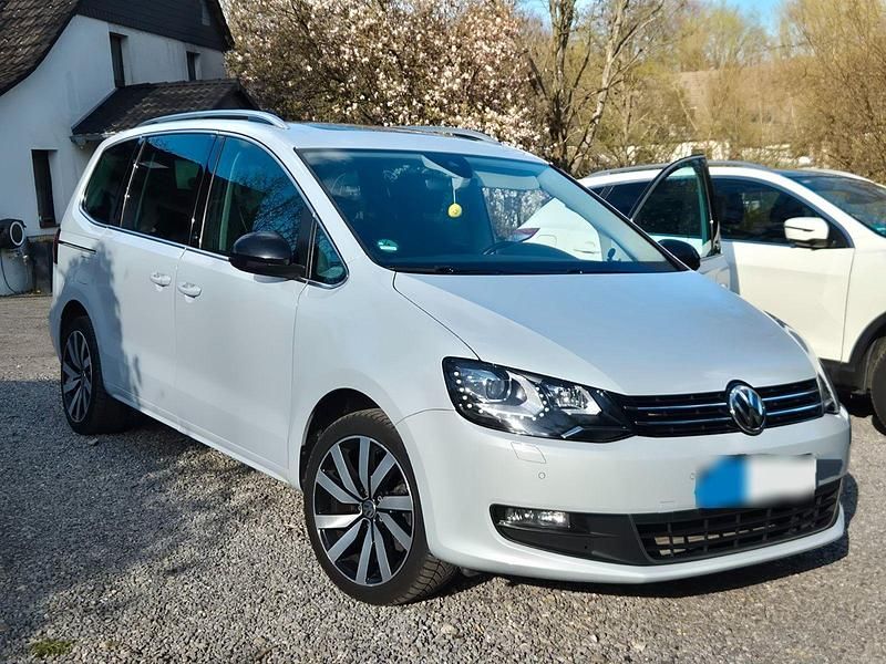 Gebraucht VW Sharan 220 PS (161 kW) 2017 Weiß Van / Kleinbus