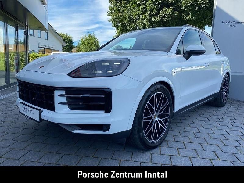 Weiss Gebraucht 2024 Porsche Cayenne SUV | 89.590 € - Bild 1/4