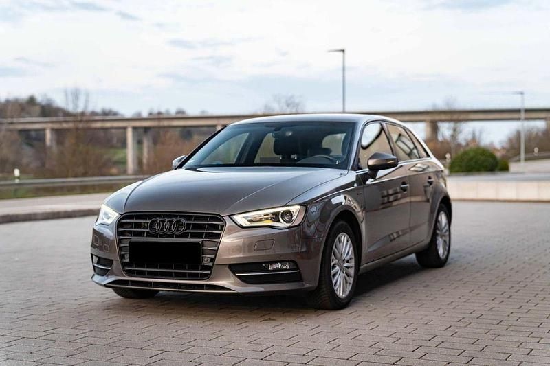 Gebraucht Audi A3 Ambiente 140 PS (102 kW) 2013 Braun Limousine