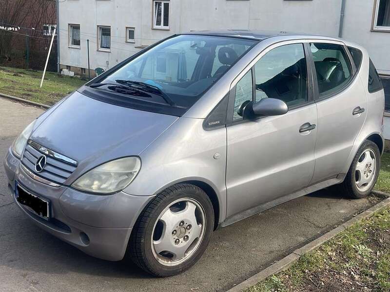 Silber Gebraucht 2000 Mercedes A190 Elegance Limousine | 800 € (Superpreis) - Bild 1/4
