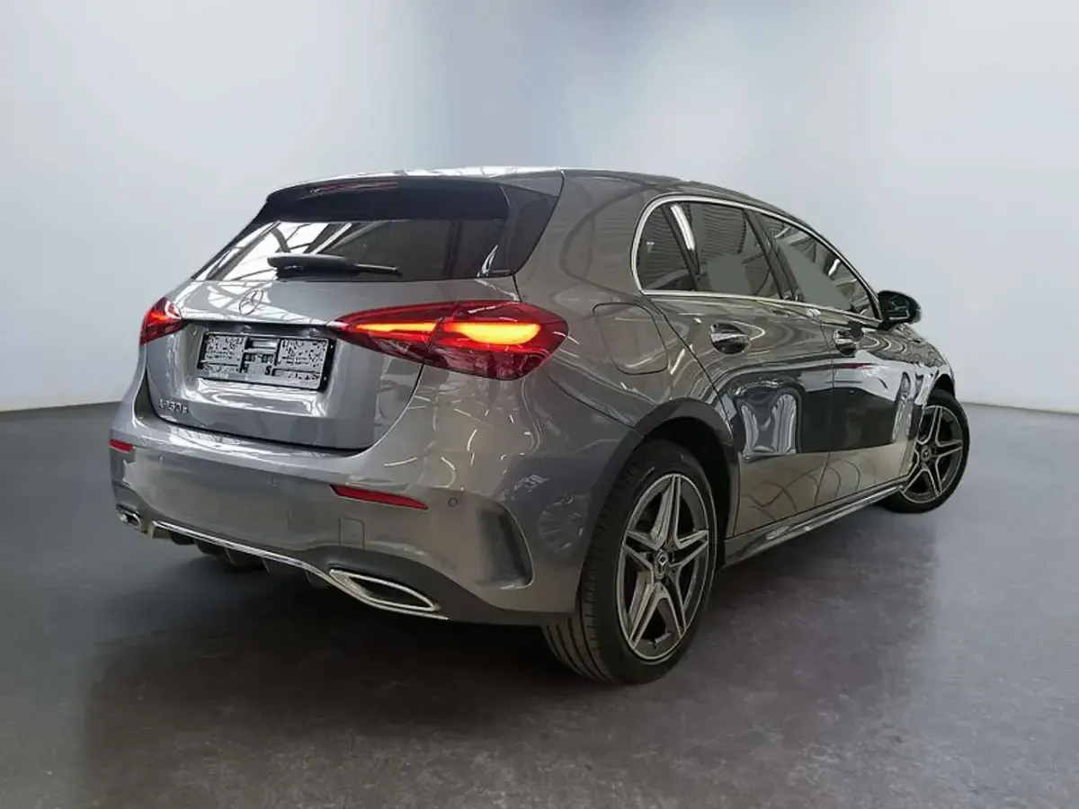 Gebraucht Mercedes A250 AMG 163 PS (119 kW) 2025 Grau Limousine