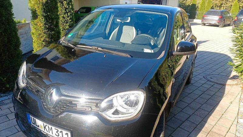 Schwarz Gebraucht 2022 Renault Twingo Zen Kleinwagen | 9.990 € (Superpreis) - Bild 1/4
