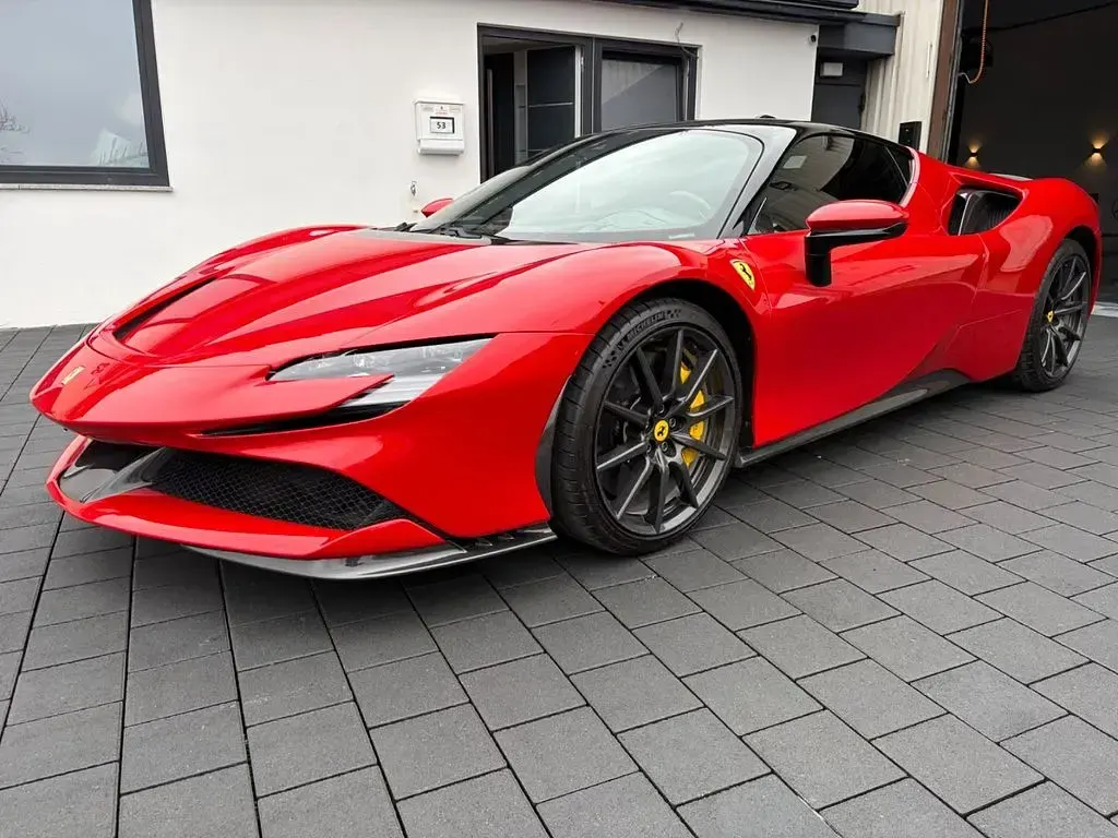 Gebraucht Ferrari SF90 2022 Rot