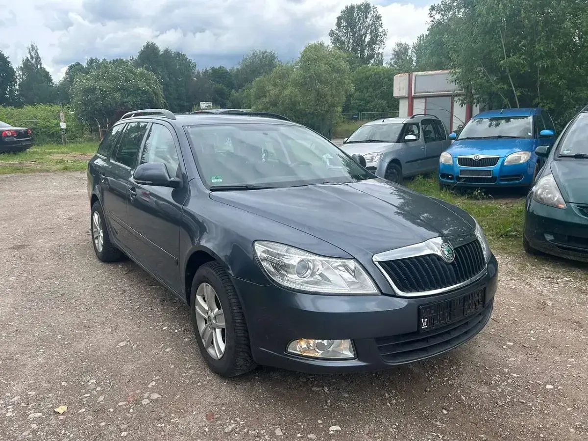 Gebraucht Skoda Octavia Impuls Edition 105 PS (77 kW) 2010 Anthracitegrau metallic Kombi