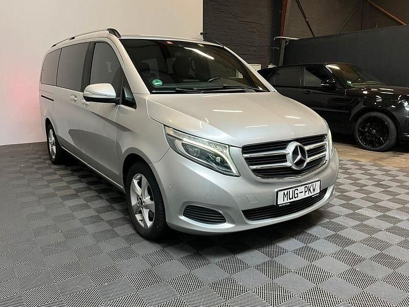 Gebraucht Mercedes V220 Edition 164 PS (120 kW) 2014 Silber Van / Kleinbus