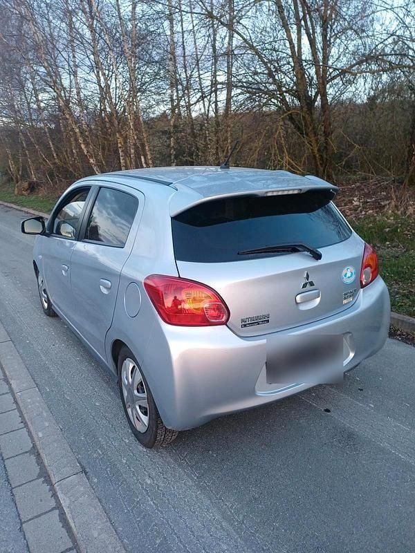 Gebraucht Mitsubishi Space Star 80 PS (58 kW) 2014 Silber Van / Kleinbus
