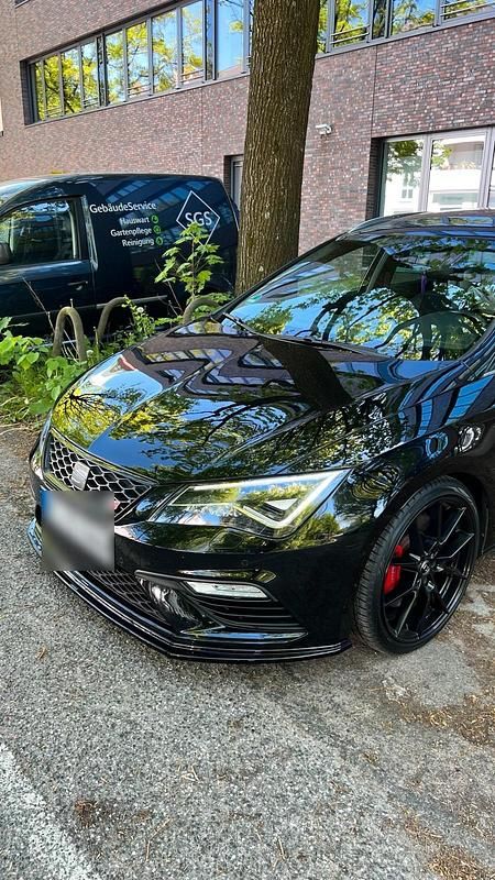 Second-hand Seat Leon ST 4Drive 300 CP (220 kW) 2017 Negru Break