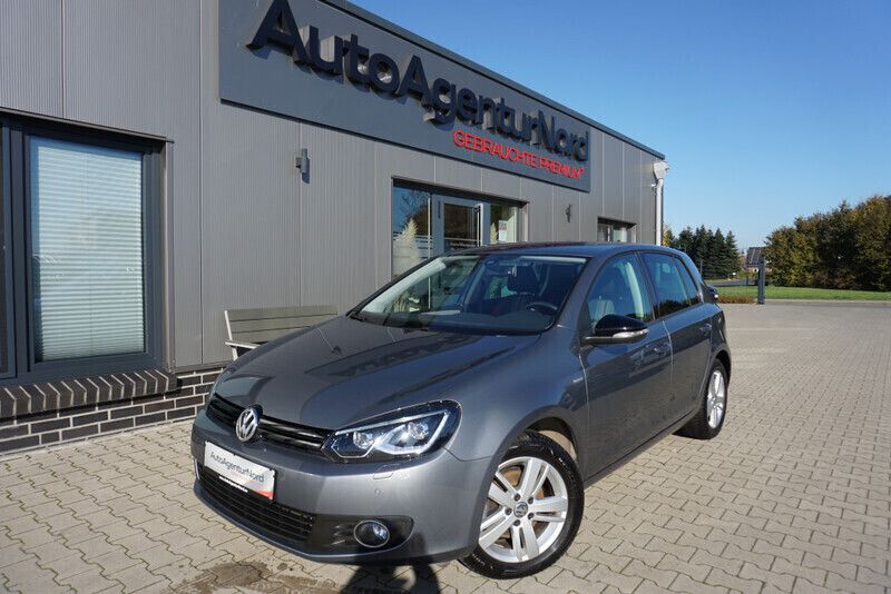 Grau Gebraucht 2012 VW Golf VII Match Limousine | 9.940 € (Etwas zu teuer) - Bild 1/4