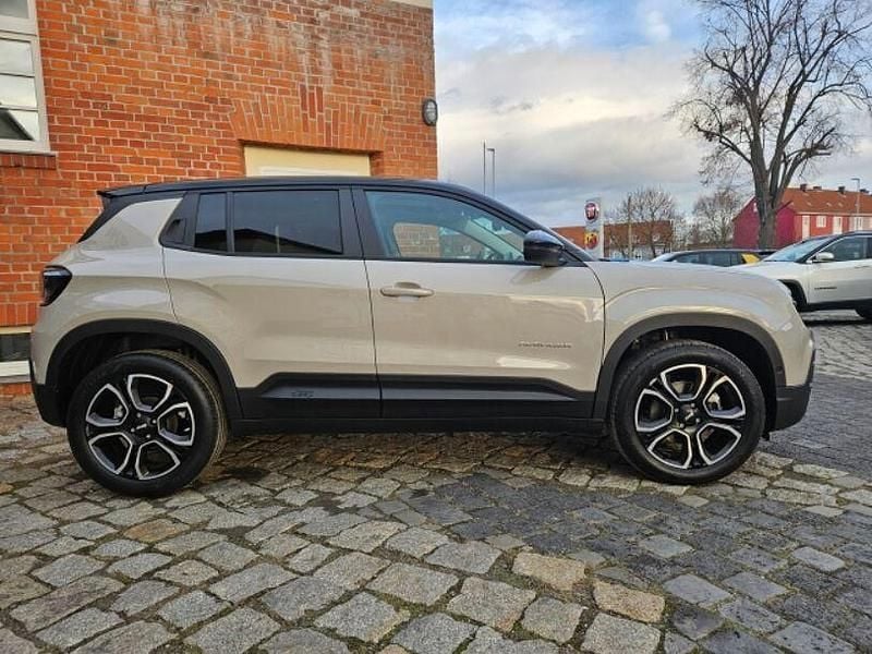 Neu Jeep Avenger Summit 101 PS (74 kW) 2026 Grau SUV