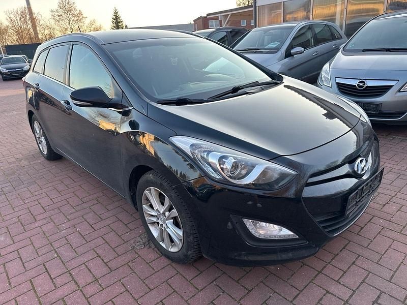 Gebraucht Hyundai i30 110 PS (80 kW) 2012 Schwarz Kombi