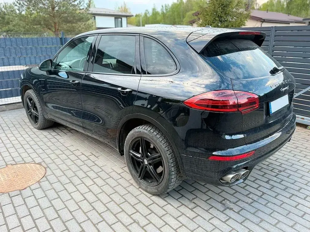 Second-hand Porsche Cayenne 420 CP (308 kW) 2017 Negru SUV