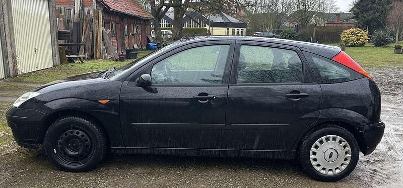 Usata Ford Focus 101 CV (74 kW) 2004 Nero Berlina