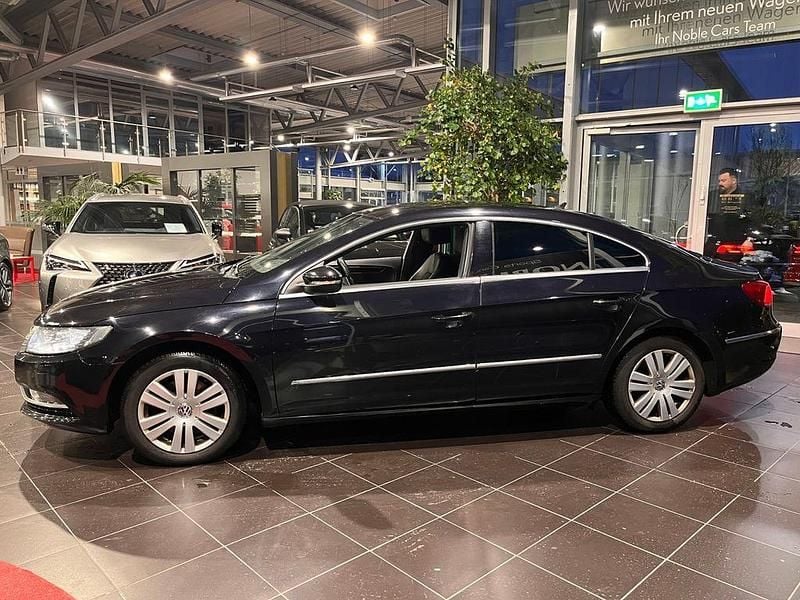 Gebraucht VW Passat 160 PS (117 kW) 2012 Deep black perleffekt Limousine