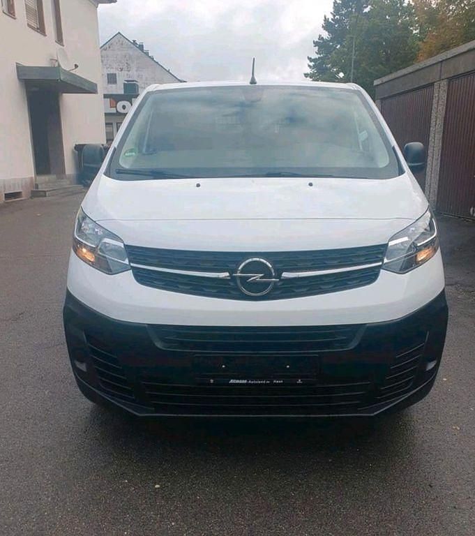 Weiß Gebraucht 2022 Opel Vivaro Van | 13.000 € (Superpreis) - Bild 1/4