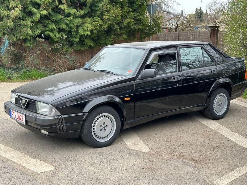 Gebraucht Alfa Romeo 75 155 PS (114 kW) 1987 Schwarz Limousine