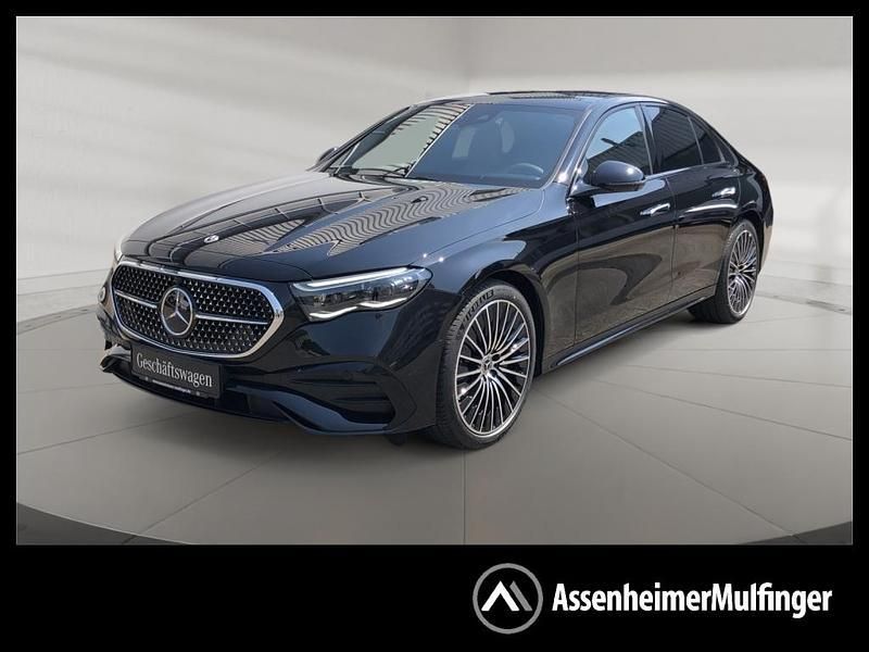 Schwarz metalliclack obsidianschwarz Gebraucht 2025 Mercedes E200 Limousine | 67.490 € - Bild 1/4