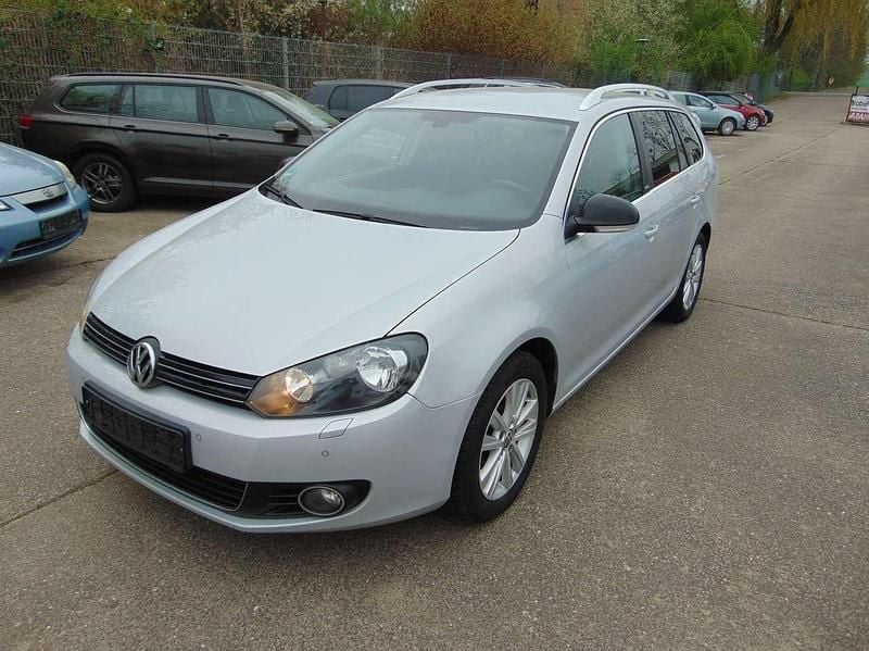 Frostsilber metallic Gebraucht 2012 VW Golf VII Style Kombi | 6.499 € (Fairer Preis) - Bild 1/4