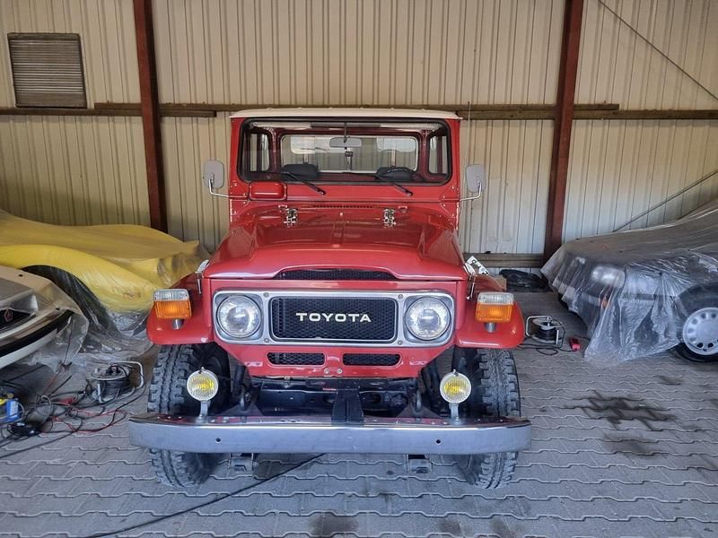 Rot Gebraucht 1982 Toyota FJ Abholung | 49.800 € - Bild 1/4