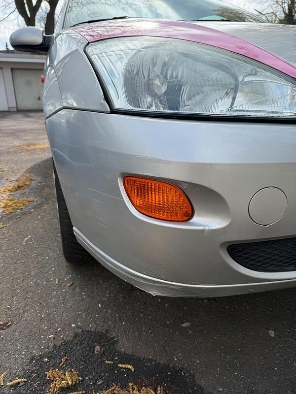 Second-hand Ford Focus 75 CP (55 kW) 1999 Argintiu Berlinǎ