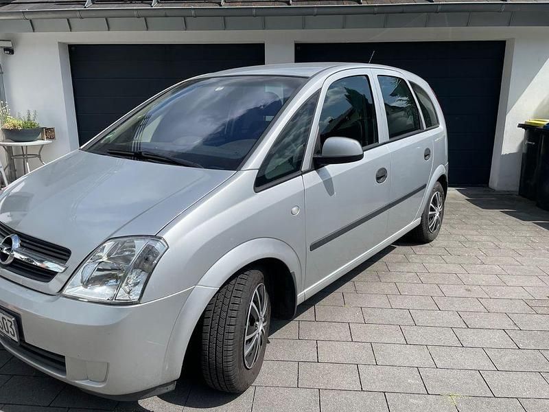 Silber Gebraucht 2004 Opel Meriva Van / Kleinbus | 2.950 € (Fairer Preis) - Bild 1/4