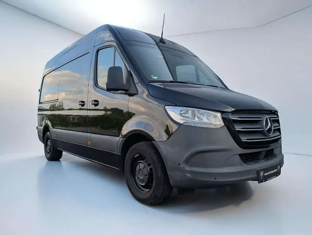 Gebraucht Mercedes Sprinter 163 PS (119 kW) 2020 Obsidianschwarz metallic Van