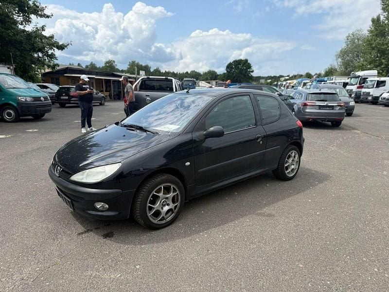 Gebraucht Peugeot 206 68 PS (50 kW) 2003 Schwarz Limousine
