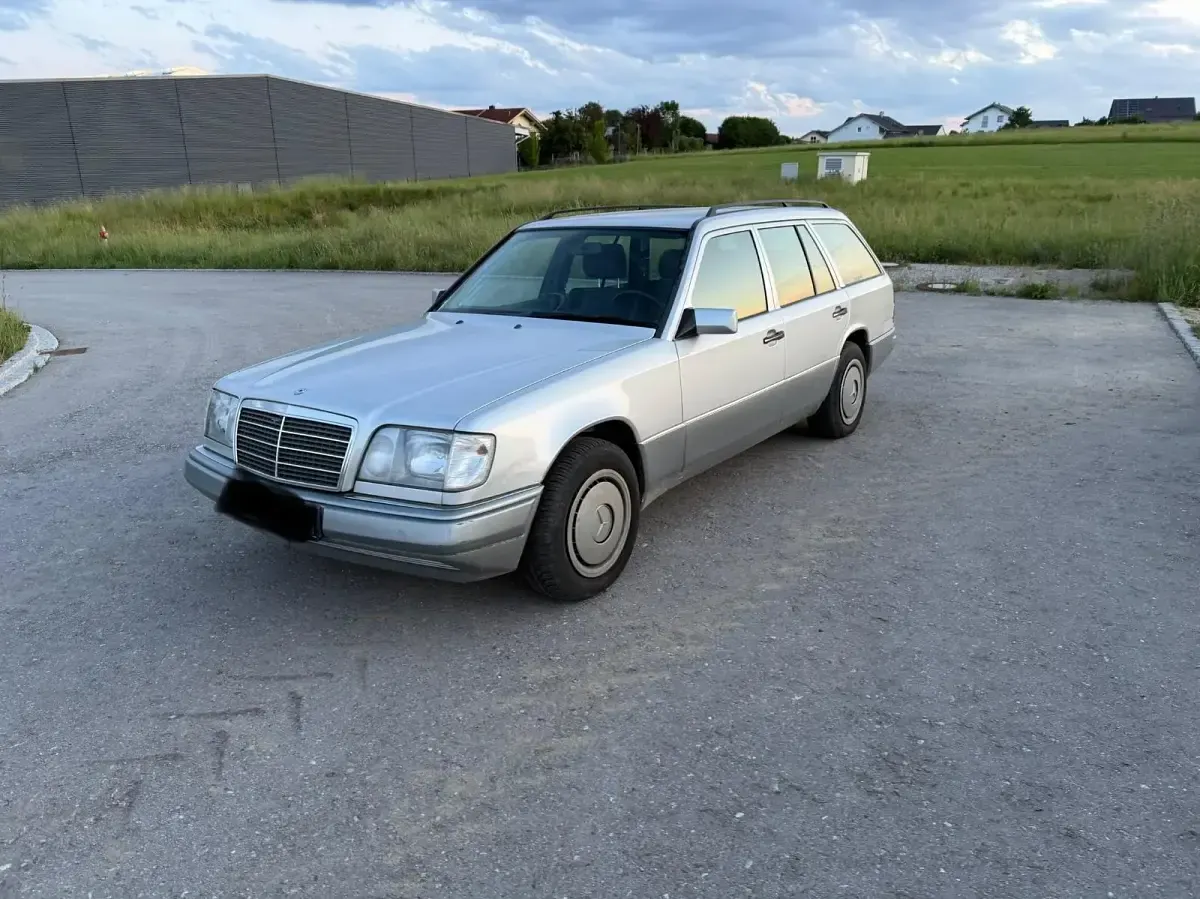 Gebraucht Mercedes 200 136 PS (100 kW) 1995 Silber Kombi