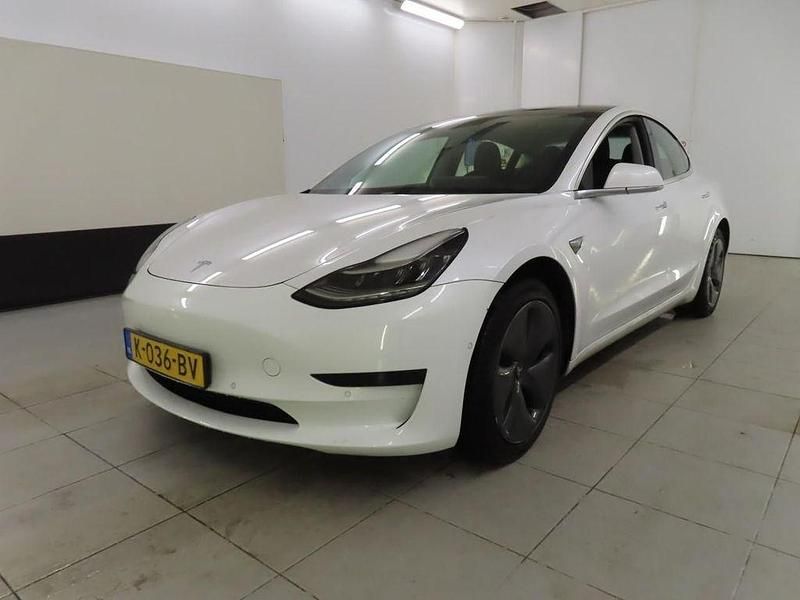 Weiß Gebraucht 2020 Tesla Model 3 Standard Range Limousine | 17.700 € (Guter Preis) - Bild 1/4