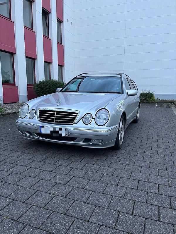 Gebraucht 2002 Mercedes E270 Avantgarde Kombi | 4.350 € (Teuer) - Bild 1/4