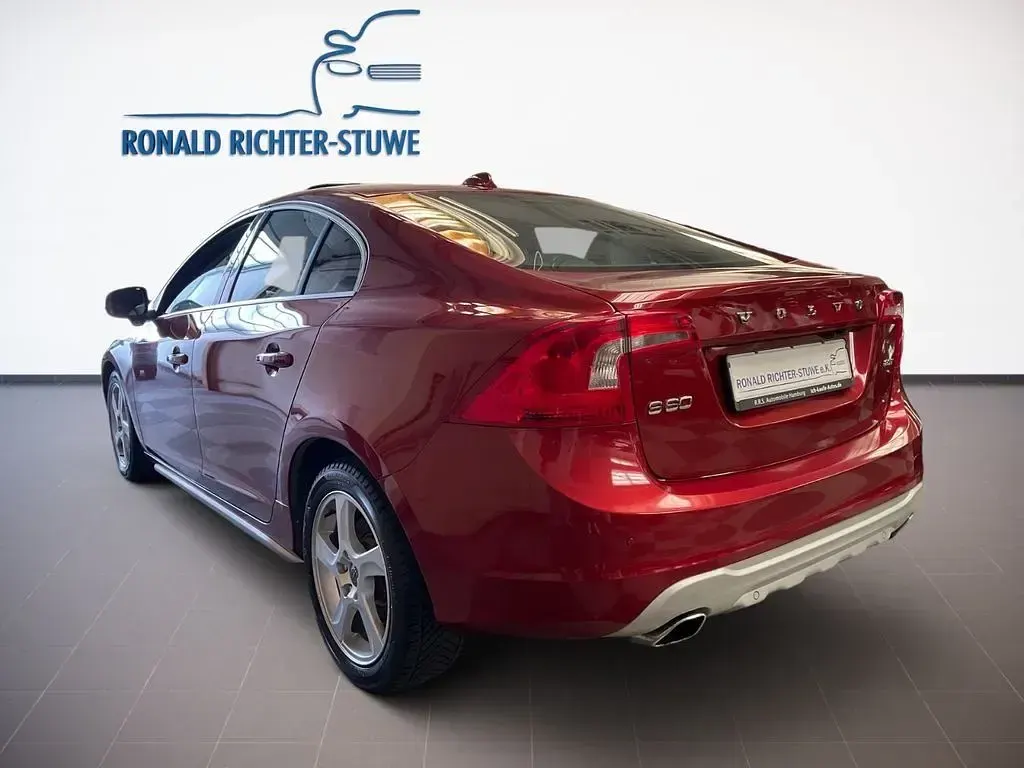 Gebraucht Volvo S60 Summum 203 PS (149 kW) 2011 Rot Limousine