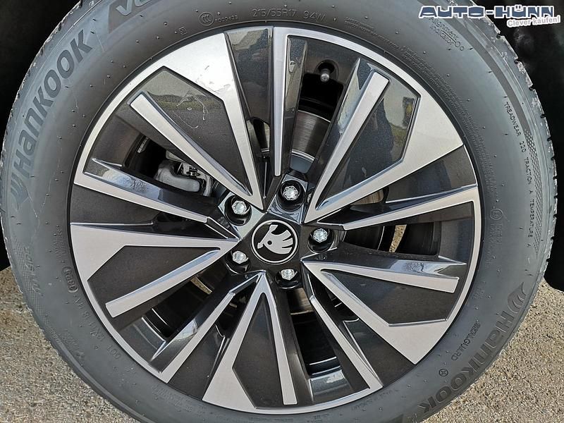 Neu Skoda Superb Selection 193 PS (141 kW) 2025 Pebble silber metallic Kombi