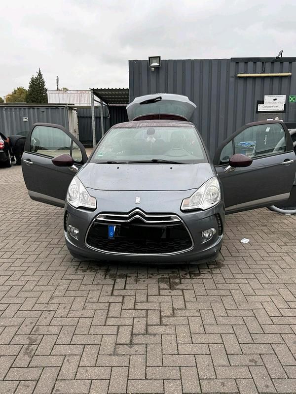 Grau Gebraucht 2010 Citroën DS3 Kleinwagen | 5.000 € (Fairer Preis) - Bild 1/4