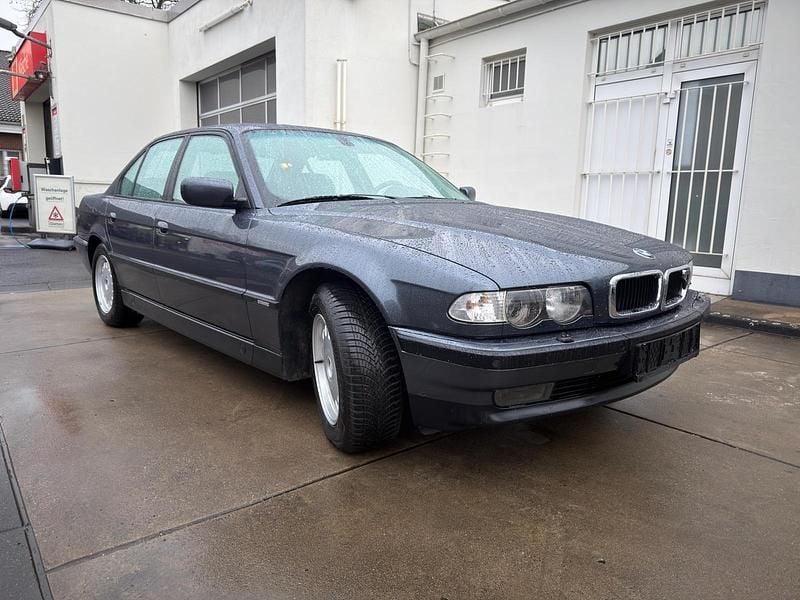Gebraucht BMW 735 235 PS (172 kW) 1997 Grau Limousine