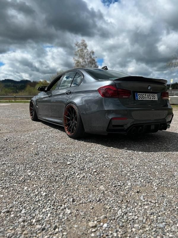 Grau Gebraucht 2016 BMW M3 Competition Edition Limousine | 49.500 € - Bild 1/4