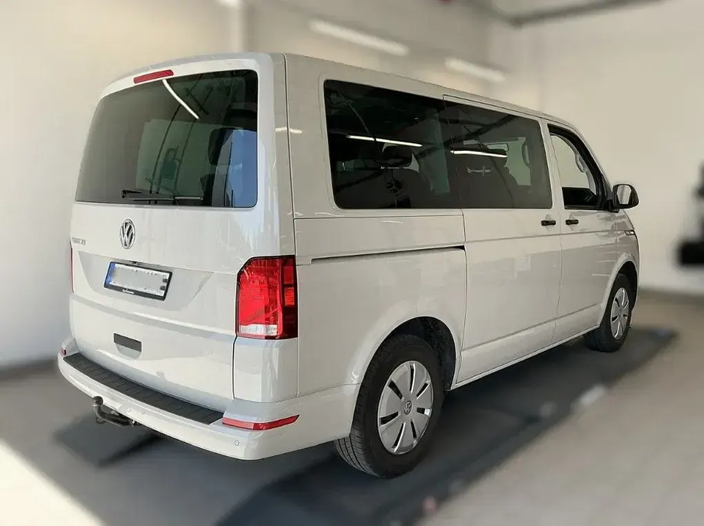 Używany VW Multivan Trendline 150 KM (110 kW) 2021 Szary Minivan