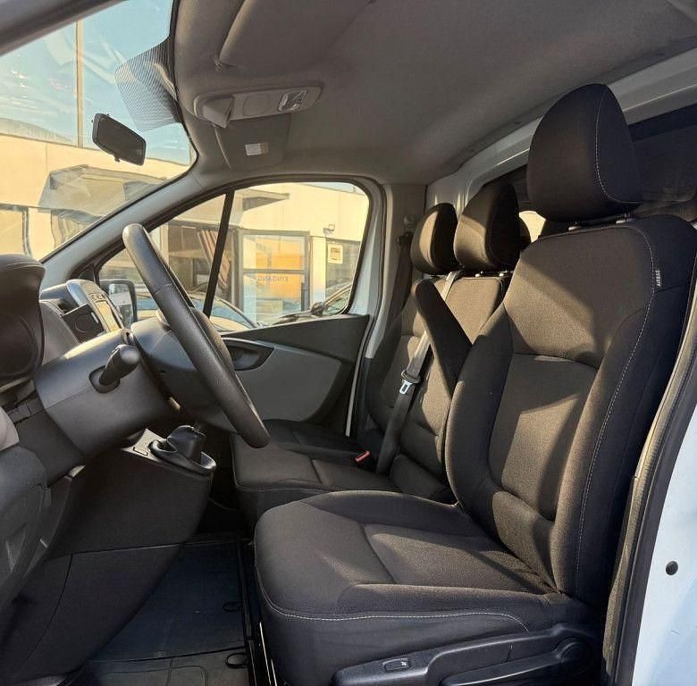 Gebraucht Renault Trafic 121 PS (88 kW) 2019 Weiß Van / Kleinbus