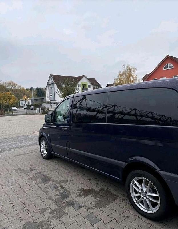 Gebraucht Mercedes Vito 150 PS (110 kW) 2009 Violett Van