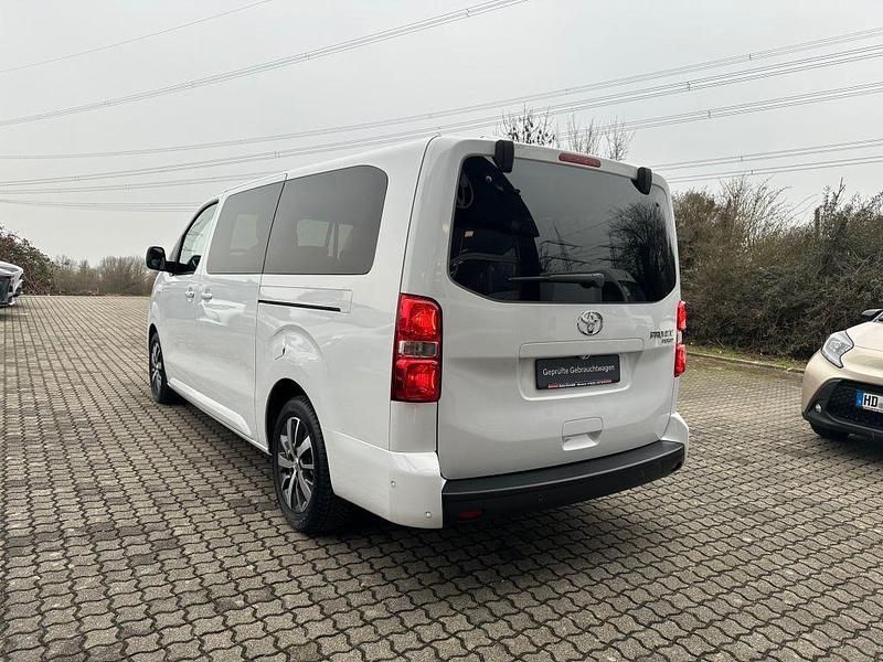 Gebraucht Toyota Proace Verso Team 177 PS (130 kW) 2024 Icy white Kombi