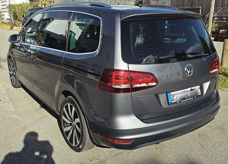 Gebraucht VW Sharan Highline 177 PS (130 kW) 2018 Grau Van / Kleinbus