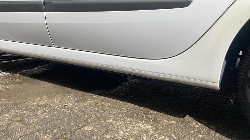 Gebraucht Renault Laguna II 120 PS (88 kW) 2002 Weiß Kombi